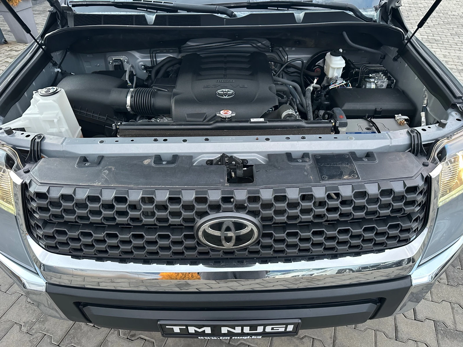 Toyota Tundra, снимка 15 - Автомобили и джипове - 53470740