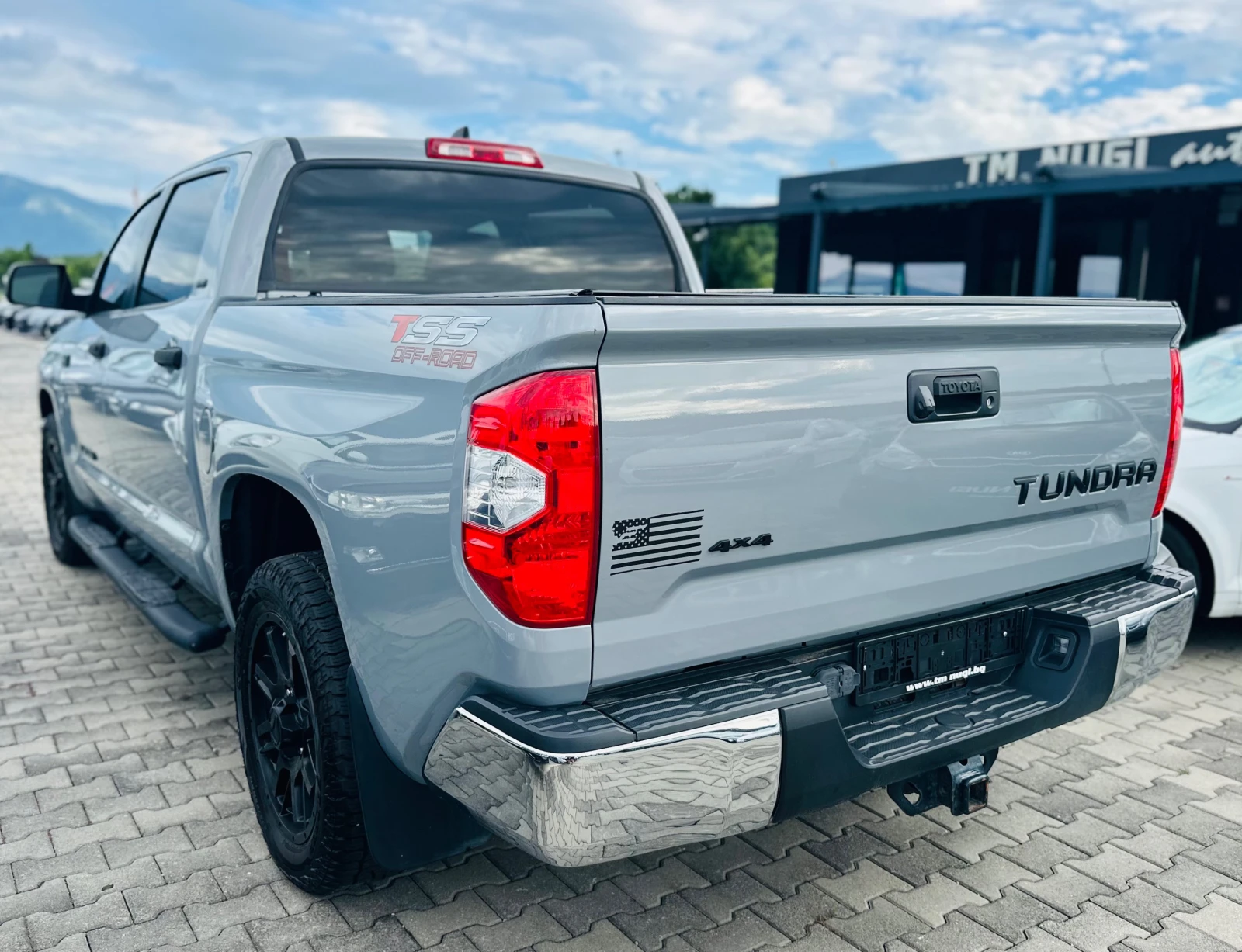 Toyota Tundra, снимка 4 - Автомобили и джипове - 53470740