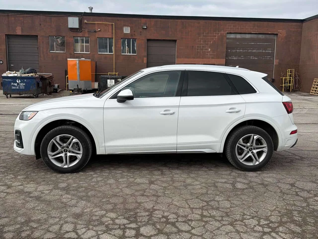 Audi Q5 Komfort/CARFAX/ Подгрев/Памет/2 ключа, снимка 3 - Автомобили и джипове - 53930262