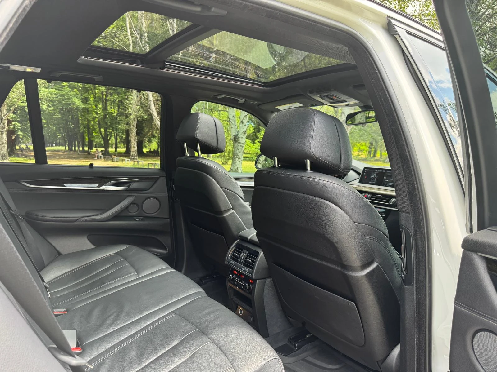 BMW X5 3.5i XDrive* M pack* Head up* Soft close , снимка 11 - Автомобили и джипове - 54121042