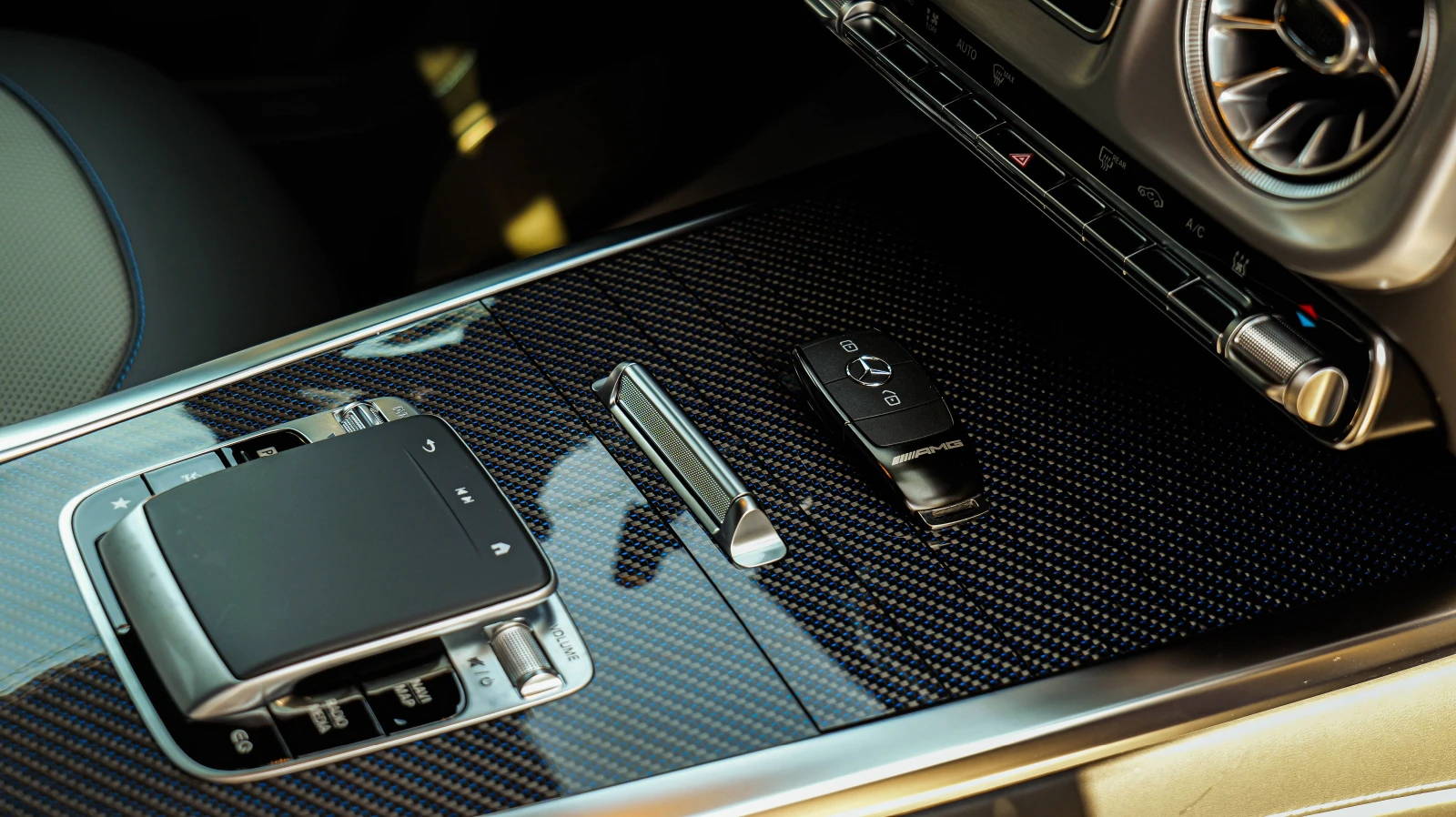 Mercedes-Benz G 580 EQ Technology , снимка 14 - Автомобили и джипове - 54874054