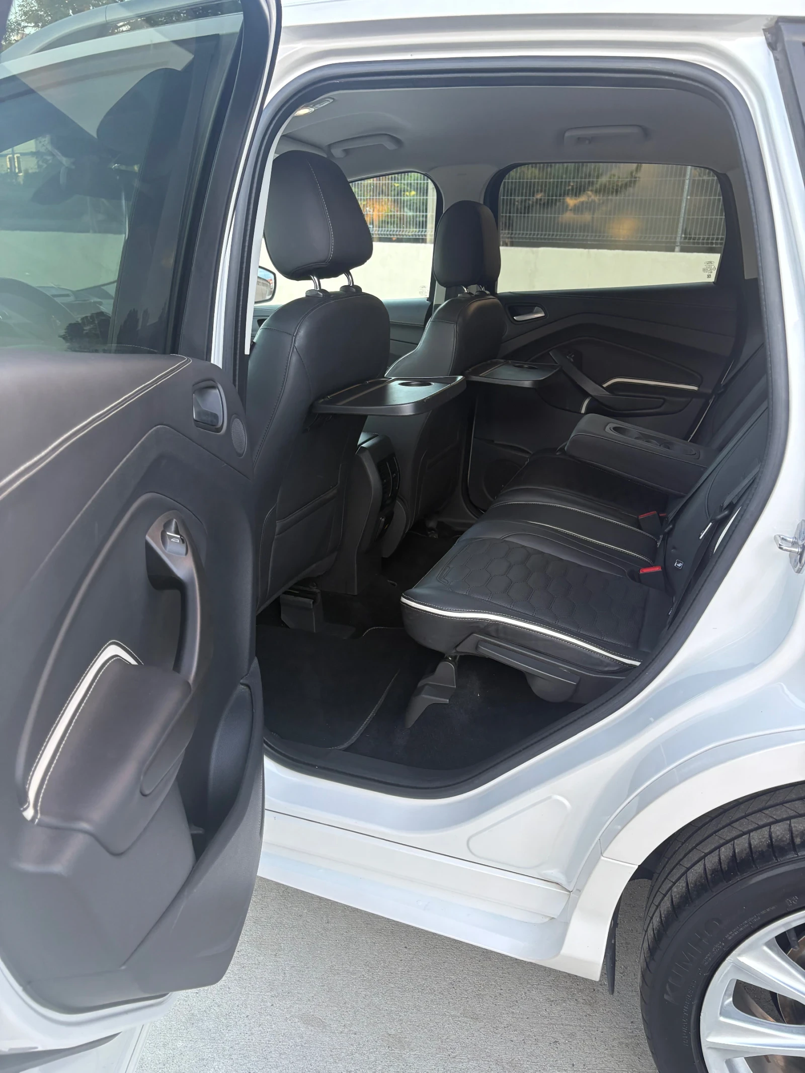 Ford Kuga Vignale AWD 180kc Automatic 148x km!!!, снимка 14 - Автомобили и джипове - 55047015
