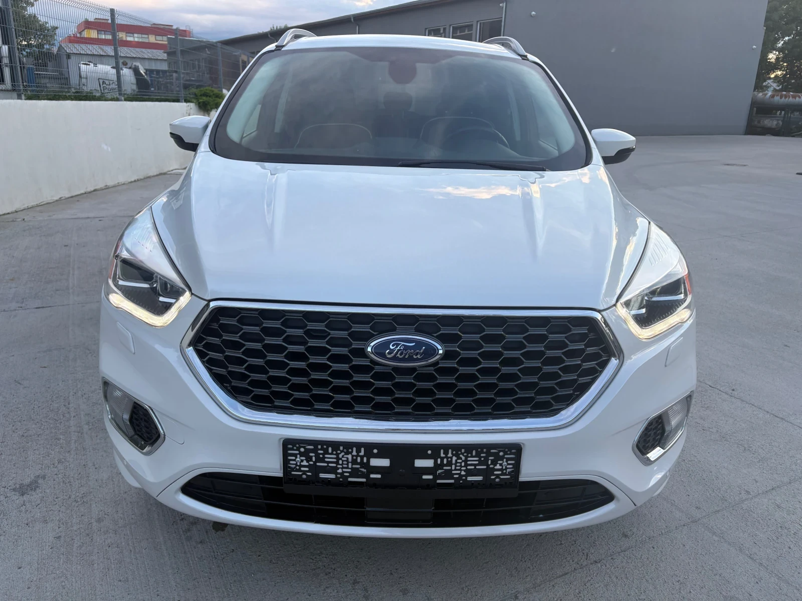 Ford Kuga Vignale AWD 180kc Automatic 148x km!!!, снимка 12 - Автомобили и джипове - 55047015