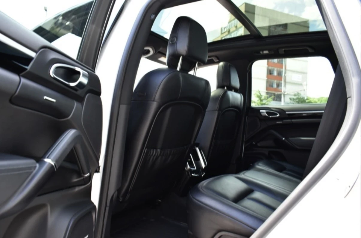 Porsche Cayenne, снимка 10 - Автомобили и джипове - 56011330