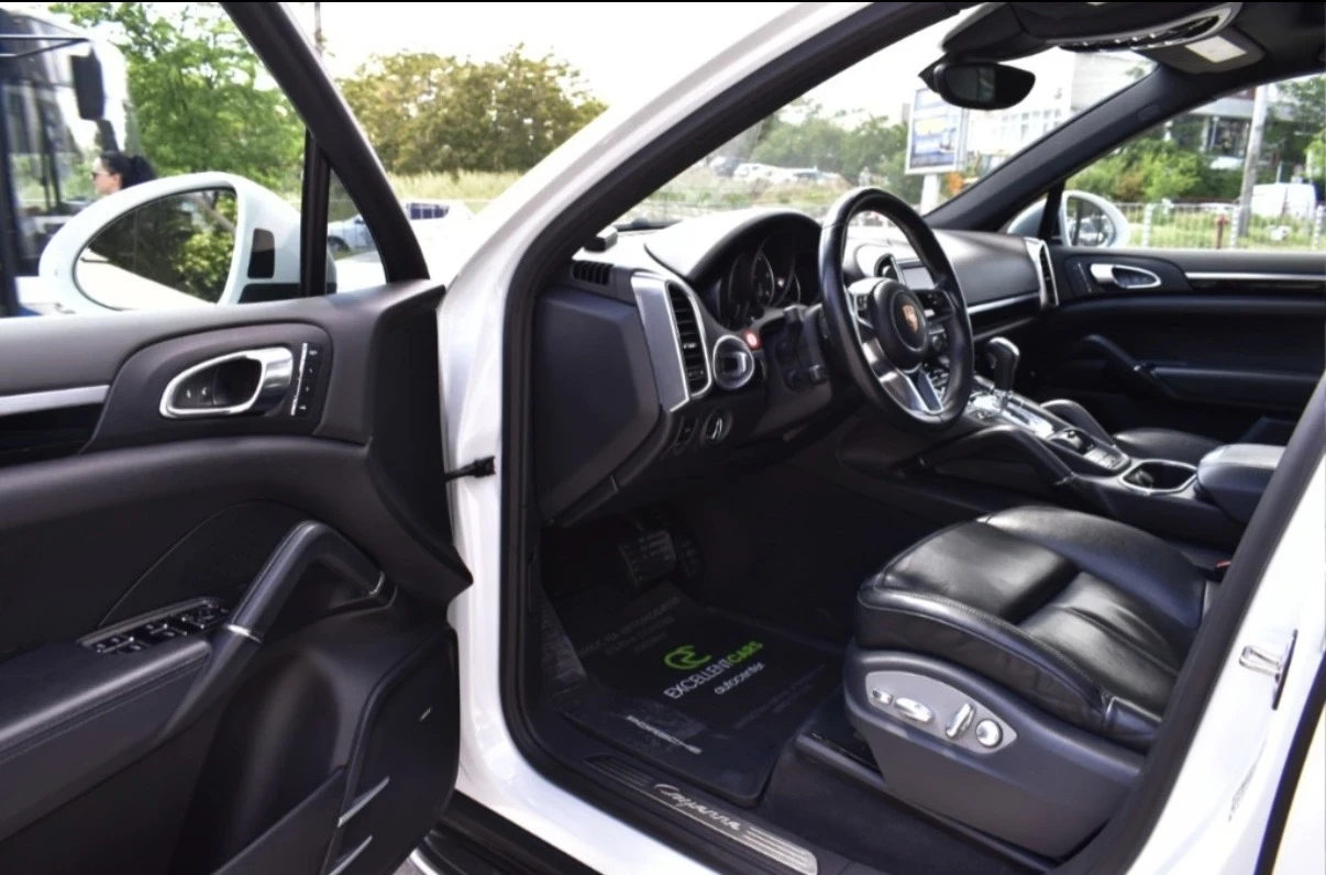 Porsche Cayenne, снимка 8 - Автомобили и джипове - 56011330