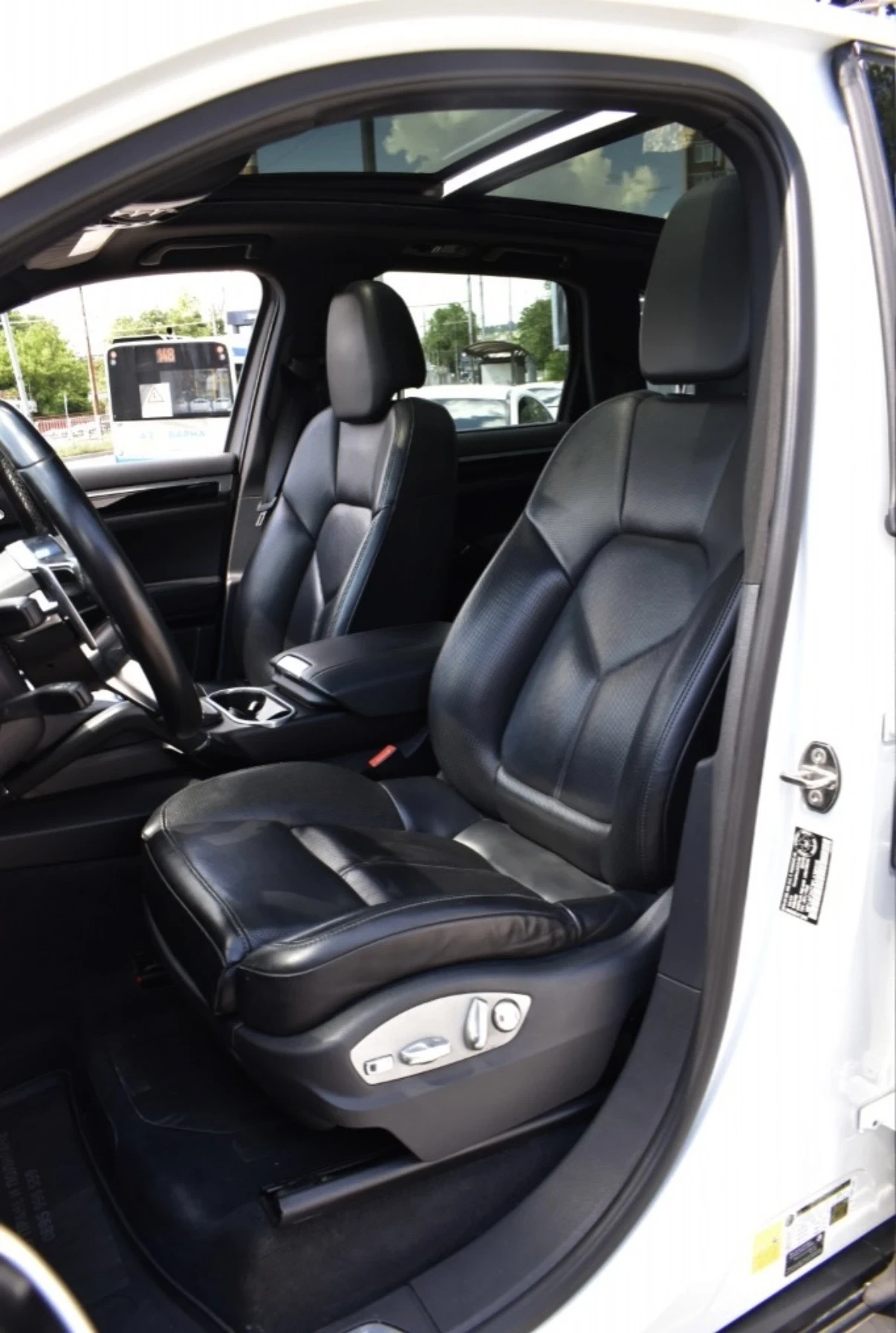 Porsche Cayenne, снимка 9 - Автомобили и джипове - 56011330