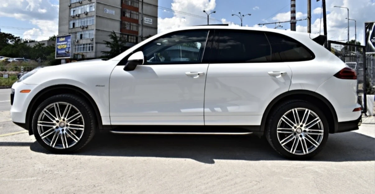 Porsche Cayenne, снимка 2 - Автомобили и джипове - 56011330