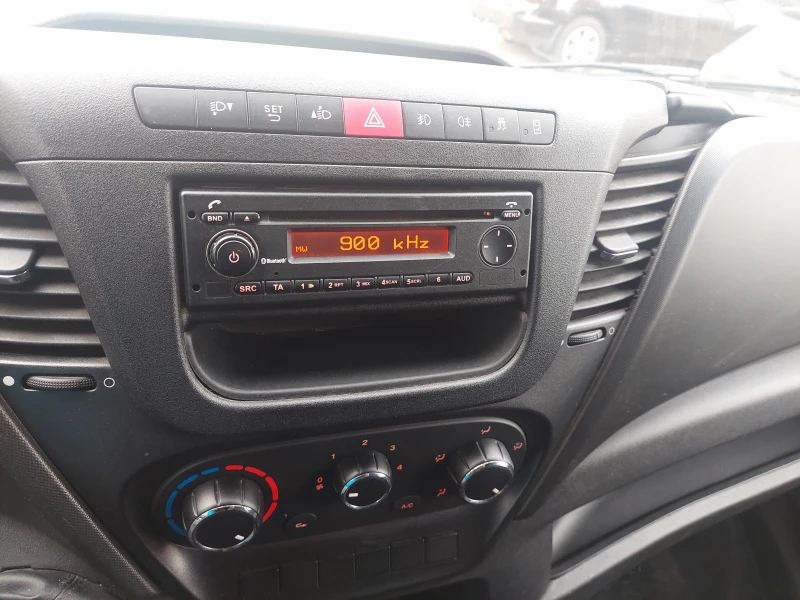 Iveco Daily 35s14 2, 3d 136ps MAXI, снимка 8 - Бусове и автобуси - 52553497