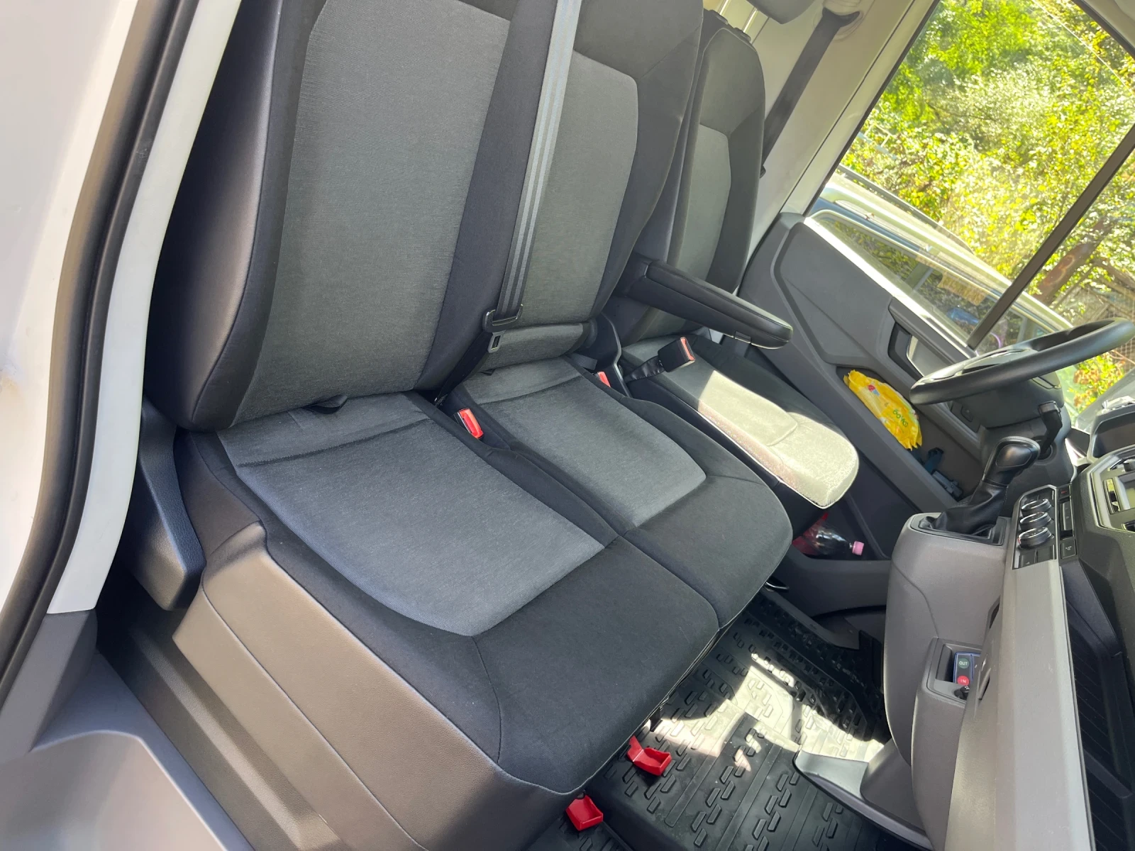 VW Crafter Пътна помощ - изображение 9