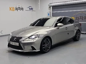 ������ Lexus IS