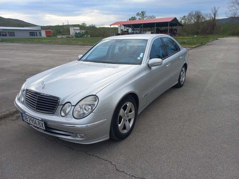 Mercedes-Benz E 220 КАТО НОВ, снимка 5 - Автомобили и джипове - 45637568