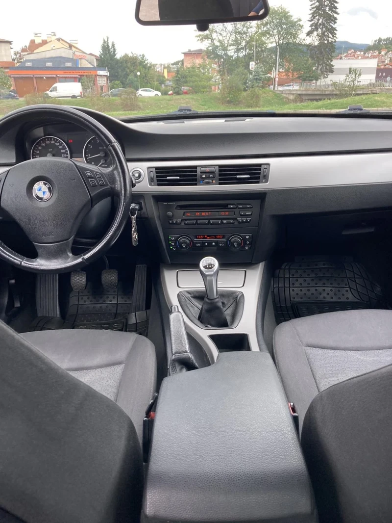 BMW 320, снимка 8 - Автомобили и джипове - 47369167