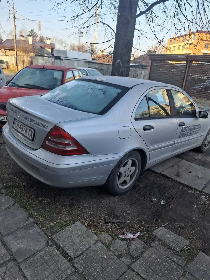 Mercedes-Benz C 180 Kompressor, снимка 2 - Автомобили и джипове - 48645189