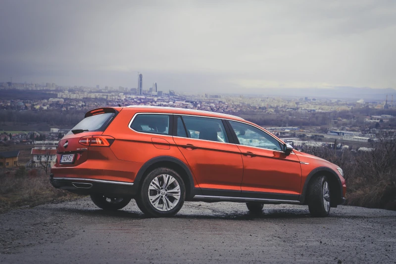 VW Alltrack Habanero Orange Metallic 2.0TDI 4-MOTION DSG 190PS, снимка 4 - Автомобили и джипове - 49359854