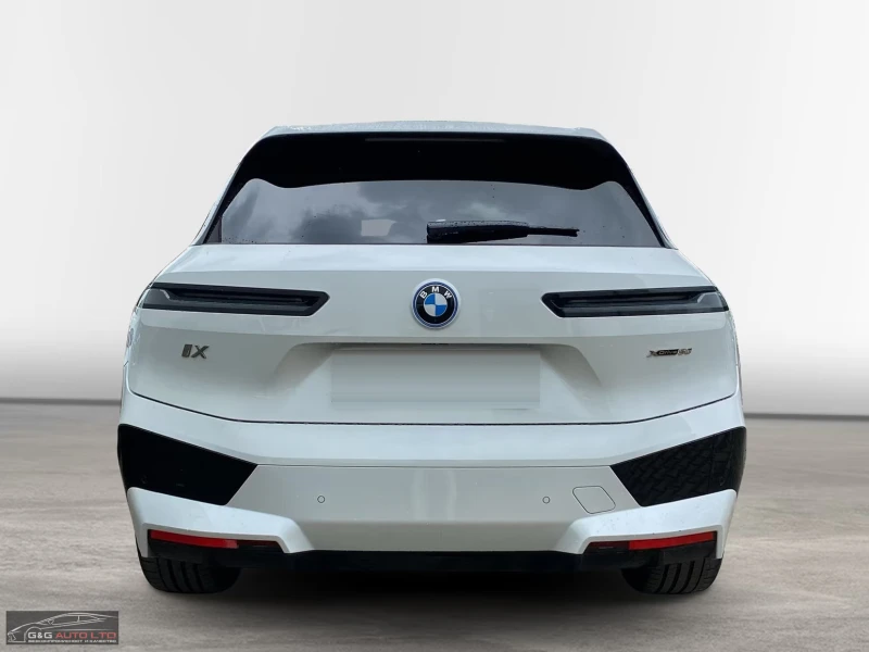 BMW iX 50/xDRIVE/523HP/SPORT/360/H&K/SKYLONGE/767v, снимка 7 - Автомобили и джипове - 52169856