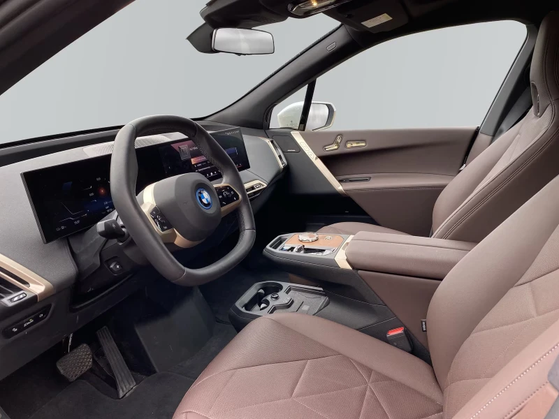 BMW iX 50/xDRIVE/523HP/SPORT/360/H&K/SKYLONGE/767v, снимка 9 - Автомобили и джипове - 52169856