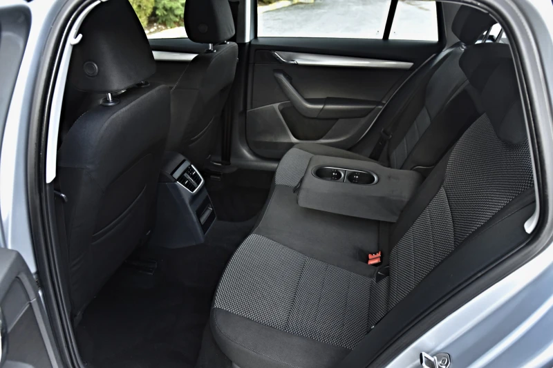 Skoda Octavia  1.6TDi, снимка 11 - Автомобили и джипове - 52395202