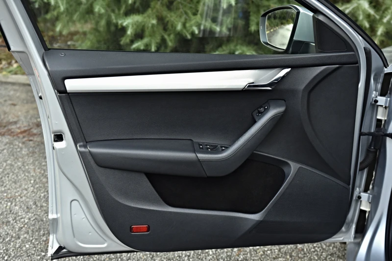 Skoda Octavia  1.6TDi, снимка 9 - Автомобили и джипове - 52395202