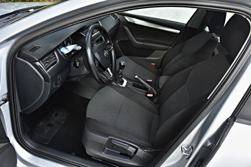 Skoda Octavia  1.6TDi, снимка 8 - Автомобили и джипове - 52395202