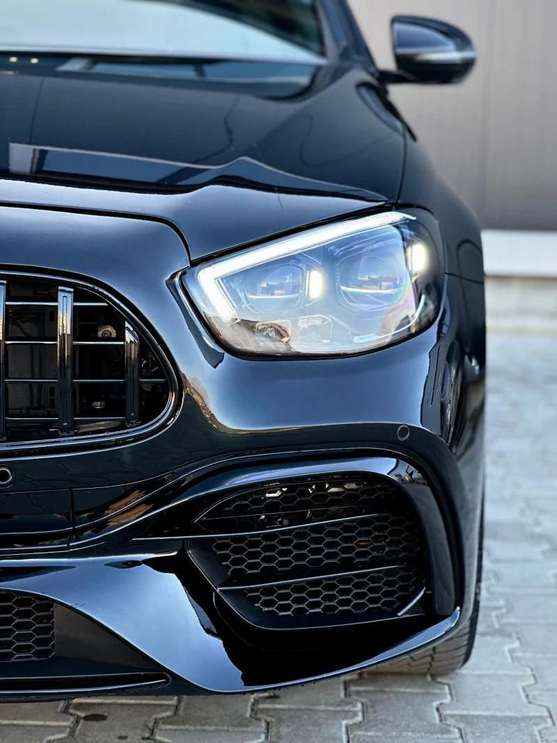 Mercedes-Benz E 220 Пълна история, Като нова, снимка 4 - Автомобили и джипове - 52755439