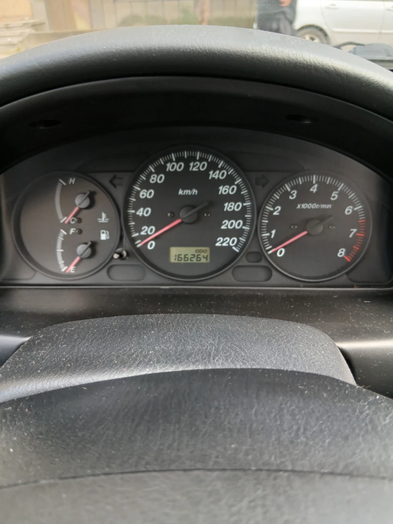 Mazda 323 f, снимка 5 - Автомобили и джипове - 53131561