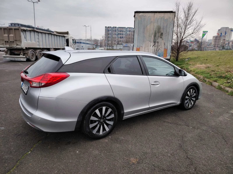 Honda Civic Tourer Executive, снимка 12 - Автомобили и джипове - 53368722