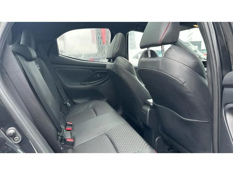 Toyota Yaris  1.5 HSD GR SPORT - изображение 7