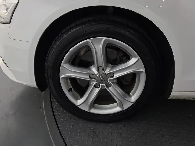 Audi A4 2.0 TDI, снимка 5 - Автомобили и джипове - 54143486