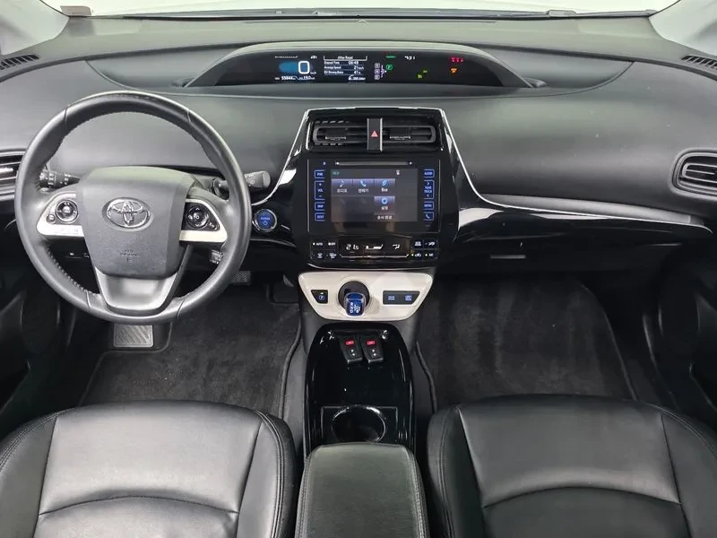 Toyota Prius 4Th Generation 1.8 E, снимка 7 - Автомобили и джипове - 56355106