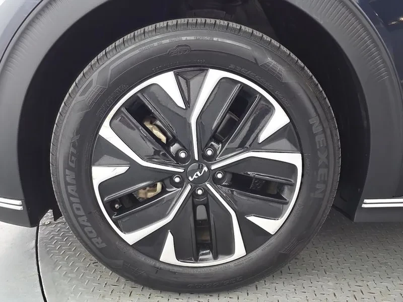 Kia EV6 AWD AIR, снимка 5 - Автомобили и джипове - 56560055