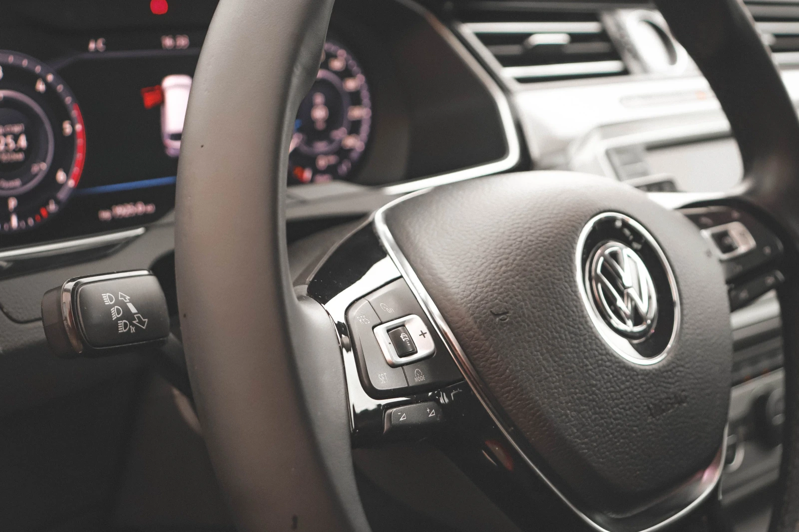 VW Alltrack Habanero Orange Metallic 2.0TDI 4-MOTION DSG 190PS | Mobile.bg   11