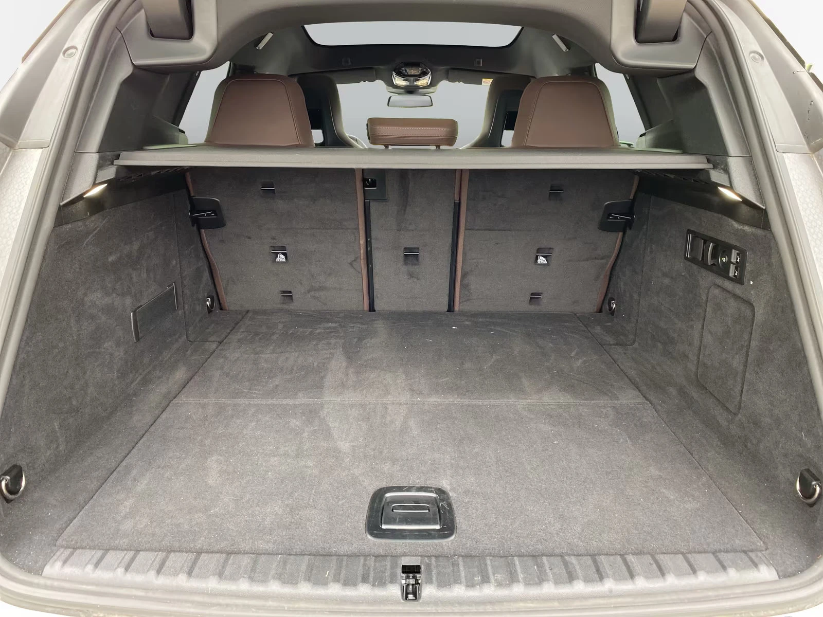 BMW iX 50/xDRIVE/523HP/SPORT/360/H&K/SKYLONGE/767v - изображение 8