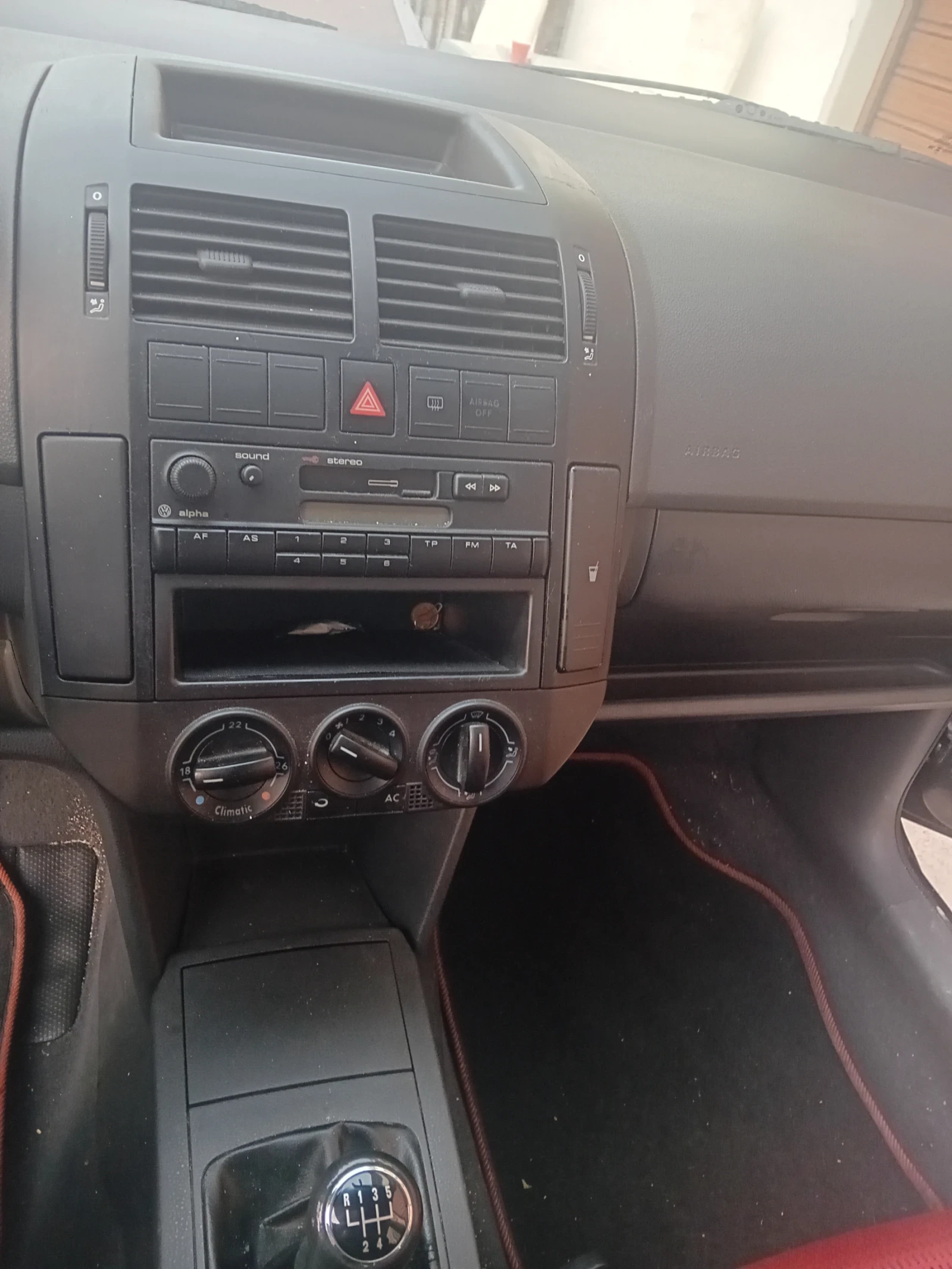 VW Polo, снимка 5 - Автомобили и джипове - 53727543