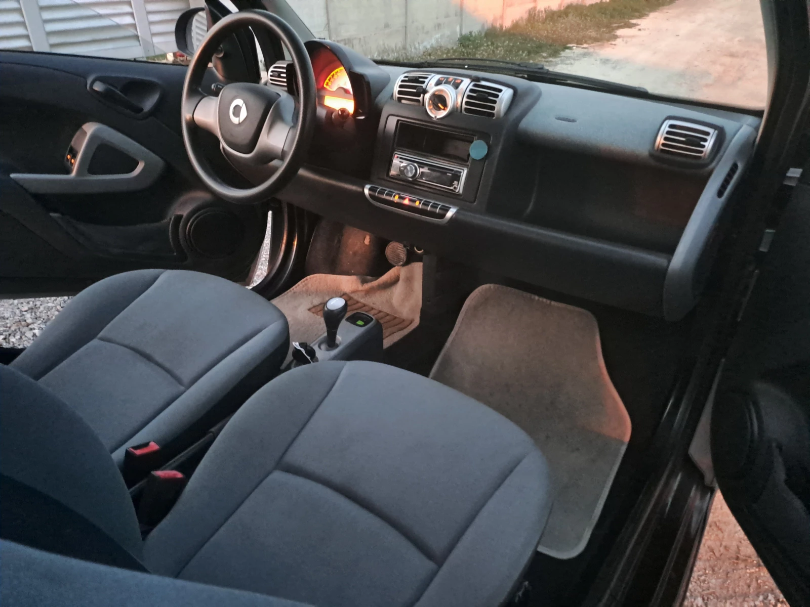 Smart Fortwo 1.1ESKYSIVE КЛИМАТИК, снимка 8 - Автомобили и джипове - 53772739