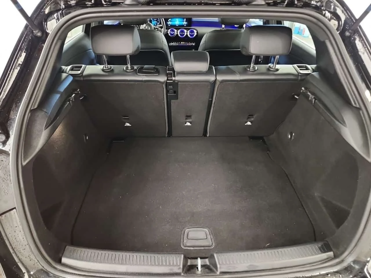 Mercedes-Benz A 250 PANO| AMBIENT| 2 КЛЮЧА| CARFAX, снимка 15 - Автомобили и джипове - 53974811