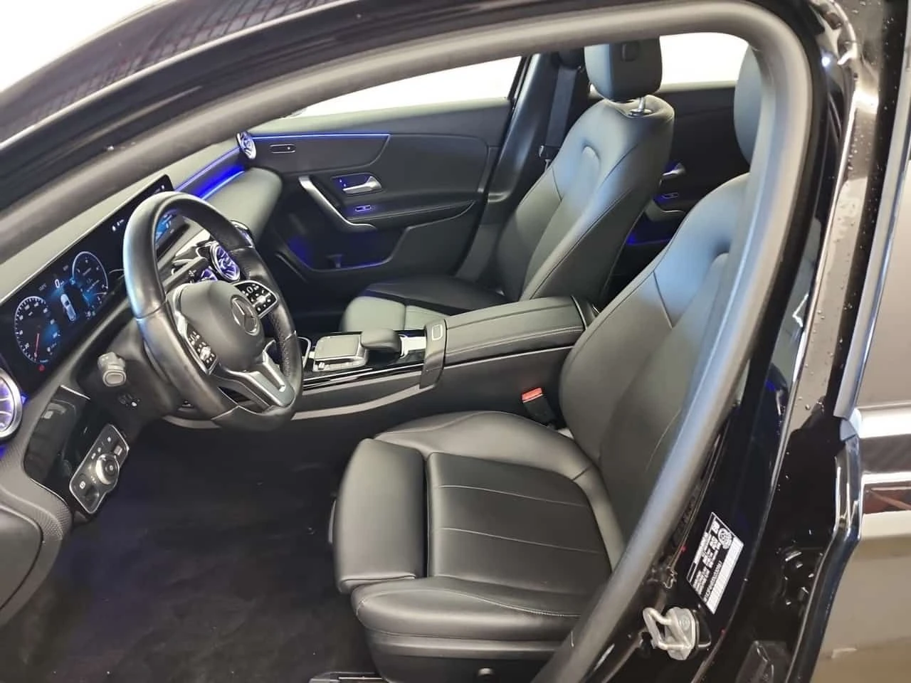 Mercedes-Benz A 250 PANO| AMBIENT| 2 КЛЮЧА| CARFAX, снимка 10 - Автомобили и джипове - 53974811