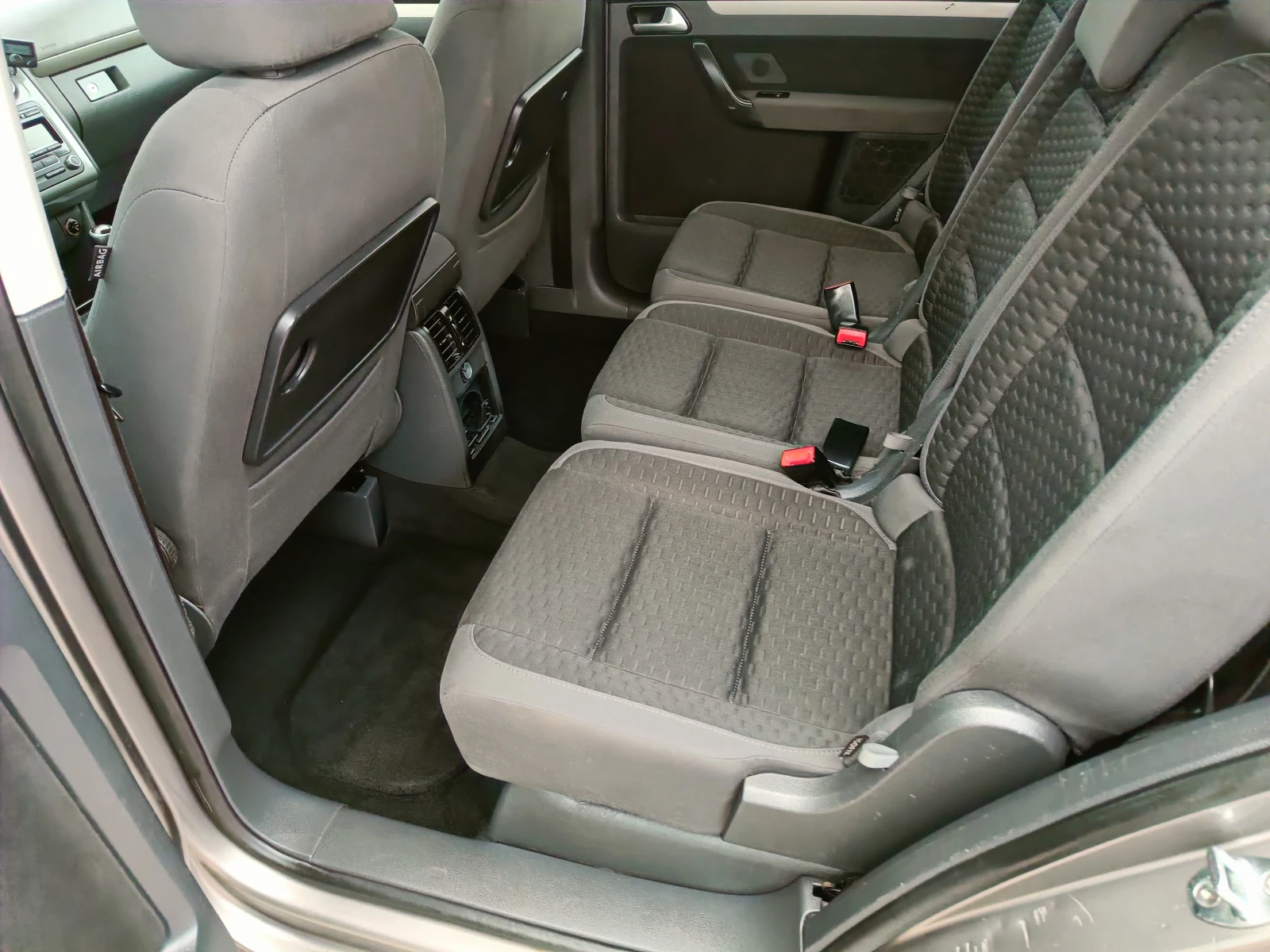 VW Touran 1.9 BARTER 105, снимка 12 - Автомобили и джипове - 54000763