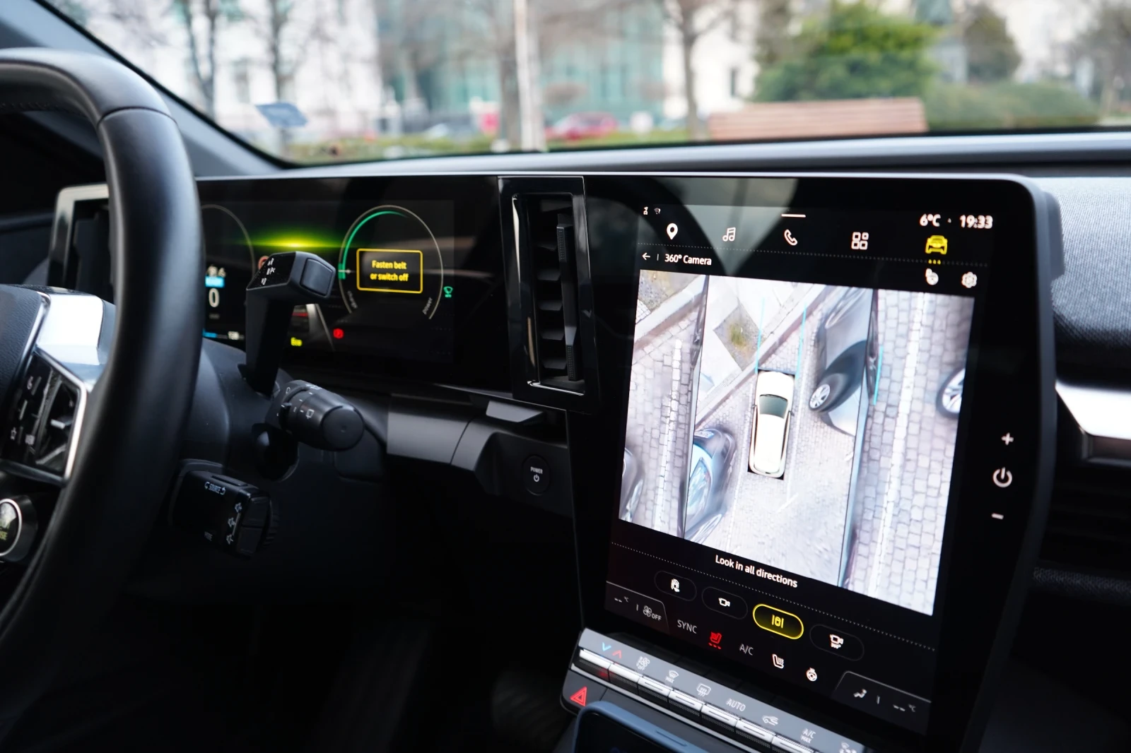 Renault Megane Etech 60 kWh, снимка 10 - Автомобили и джипове - 54051079