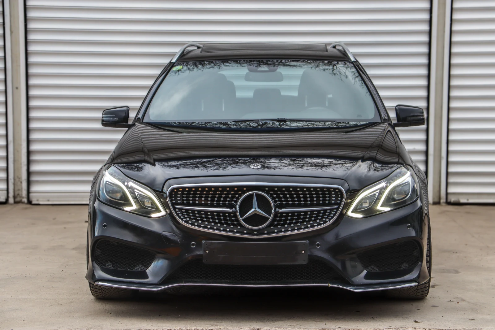 Mercedes-Benz E 300 d V6 AMG LED 9G, снимка 3 - Автомобили и джипове - 54158480