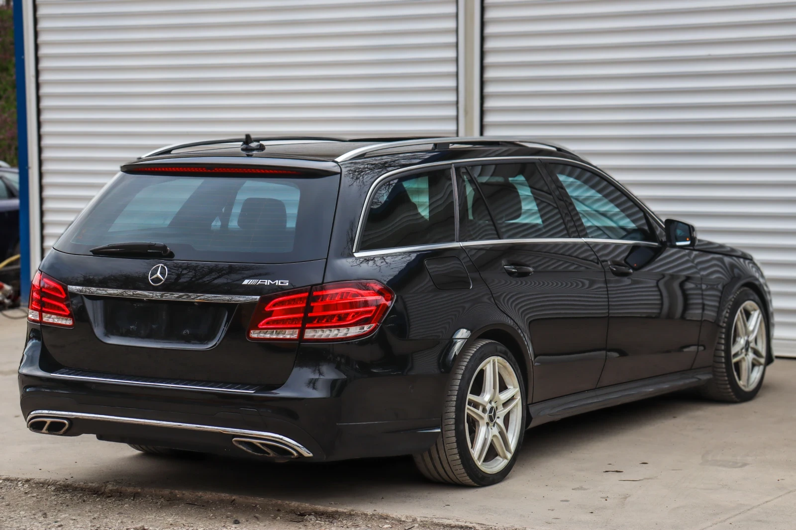 Mercedes-Benz E 300 d V6 AMG LED 9G, снимка 8 - Автомобили и джипове - 54158480