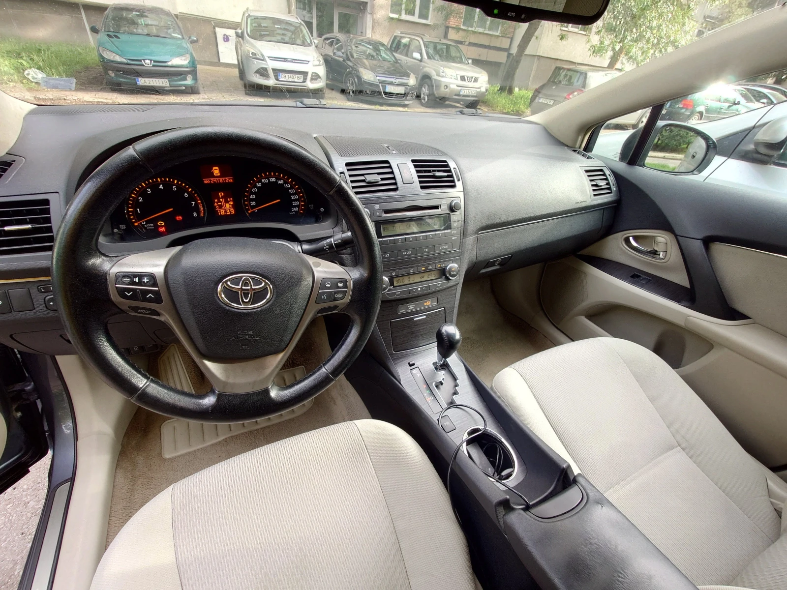 Toyota Avensis, снимка 4 - Автомобили и джипове - 54430513