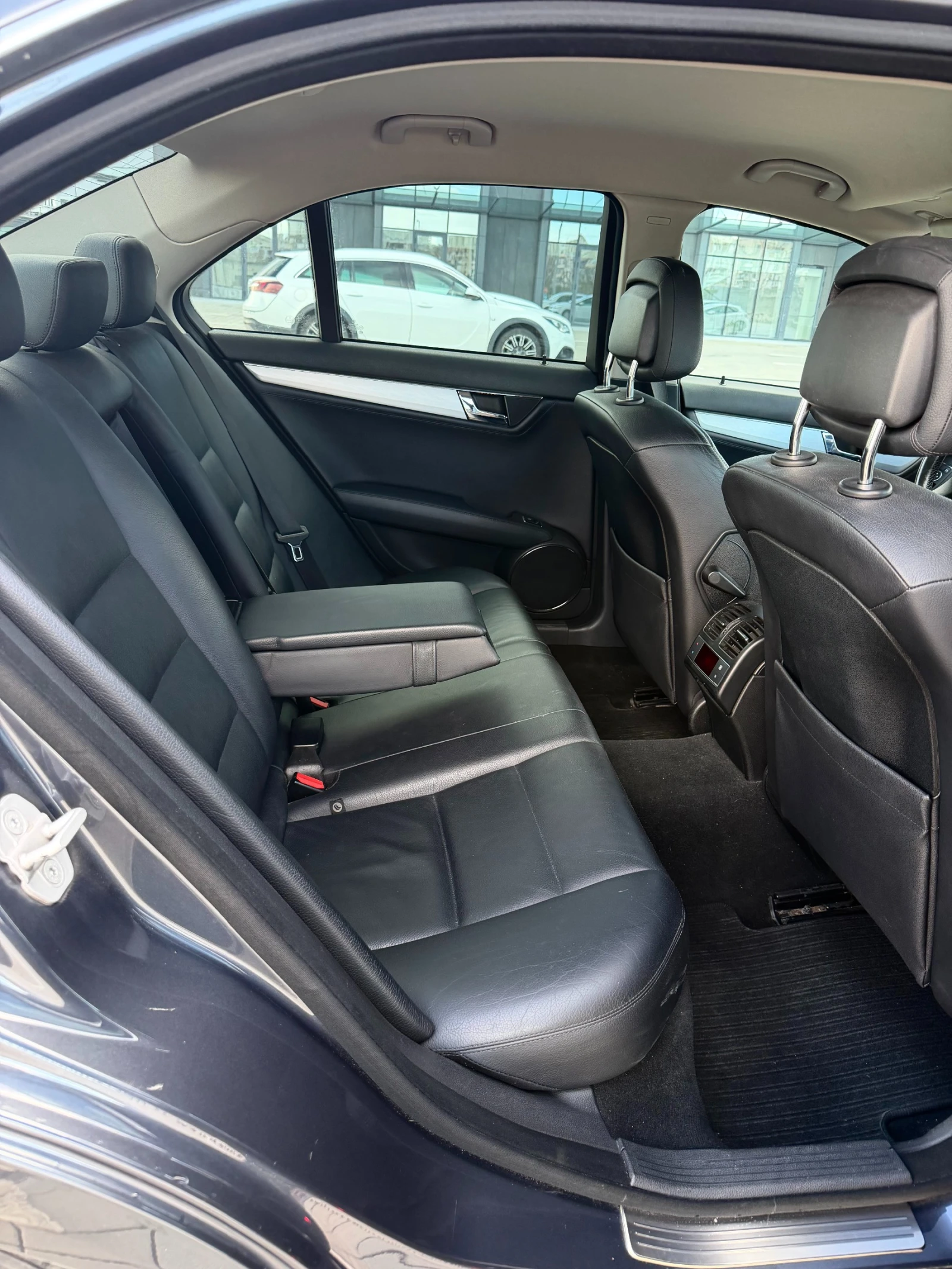 Mercedes-Benz C 280 4matic, снимка 8 - Автомобили и джипове - 54646671