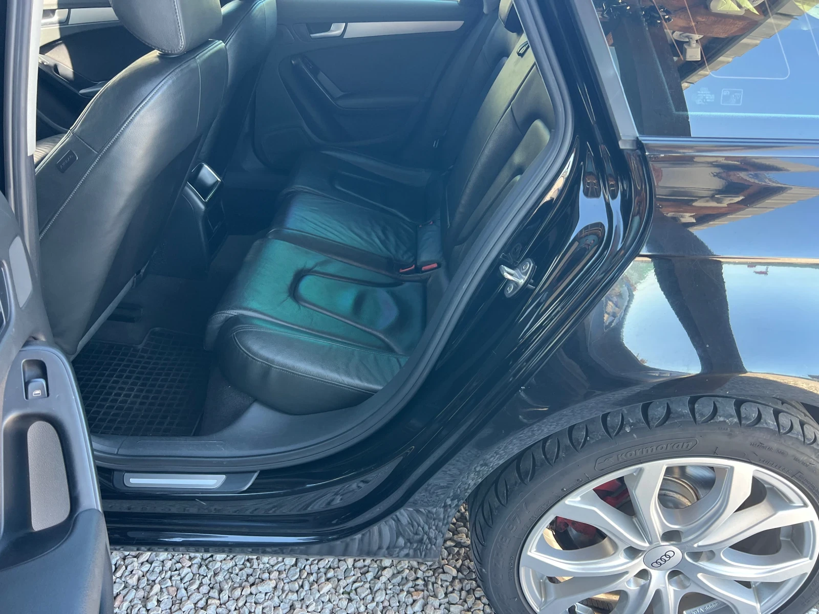 Audi A4 2.0TDI* S-LINE, снимка 9 - Автомобили и джипове - 54721511