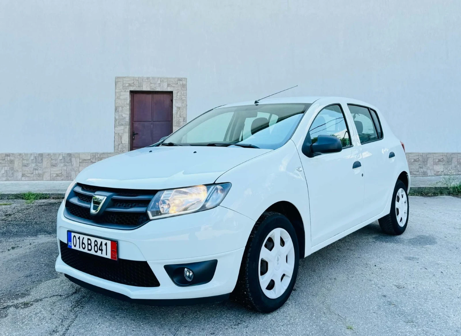 Dacia Sandero ГАЗ* МУЛТИМЕДИЯ 