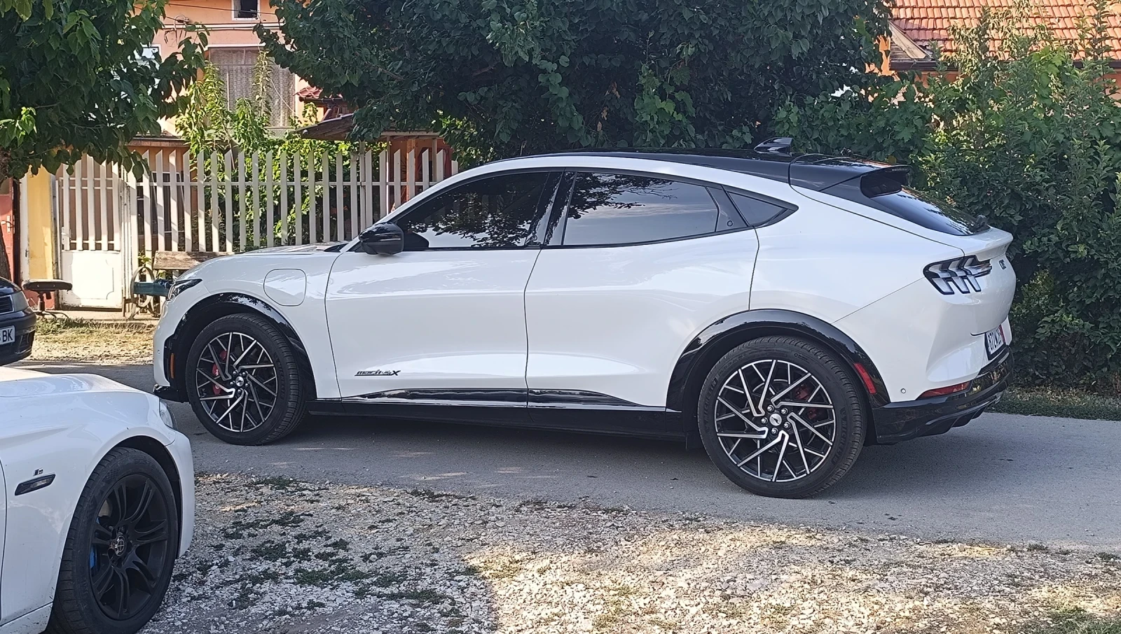 Ford Mustang Mach-E, снимка 2 - Автомобили и джипове - 55939526