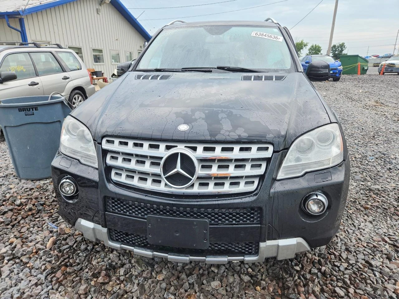 Mercedes-Benz ML 550 4MATIC| KEYLESS| КАМЕРА| ПОДГРЕВ, снимка 2 - Автомобили и джипове - 56022511