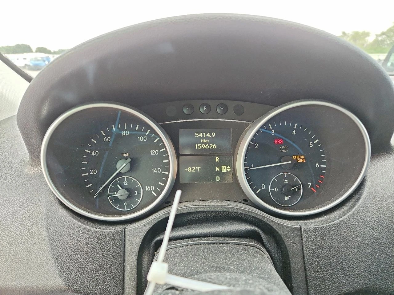 Mercedes-Benz ML 550 4MATIC| KEYLESS| КАМЕРА| ПОДГРЕВ, снимка 9 - Автомобили и джипове - 56022511