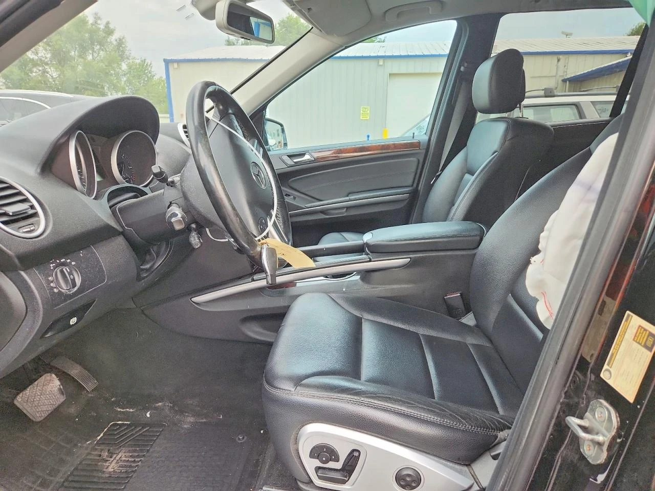 Mercedes-Benz ML 550 4MATIC| KEYLESS| КАМЕРА| ПОДГРЕВ, снимка 7 - Автомобили и джипове - 56022511