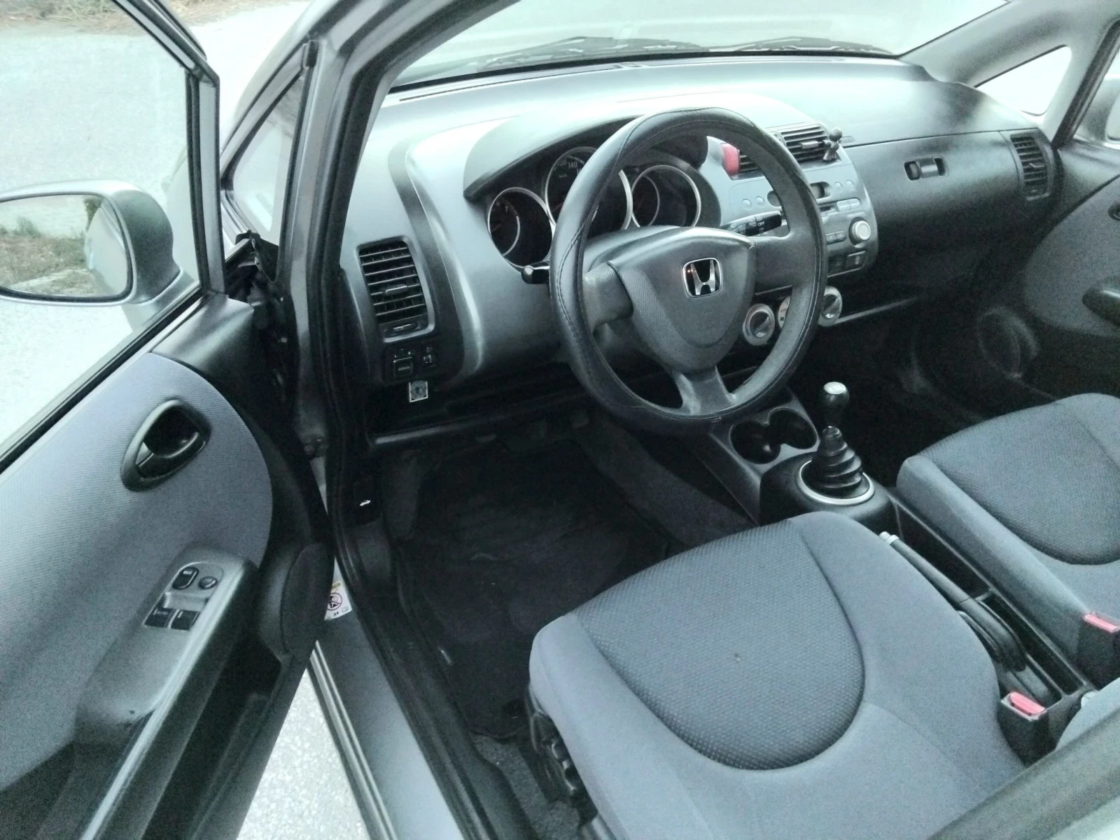 Honda Jazz 1.4i.80k + КЛИМА. БЕНЗИН , снимка 17 - Автомобили и джипове - 56043570