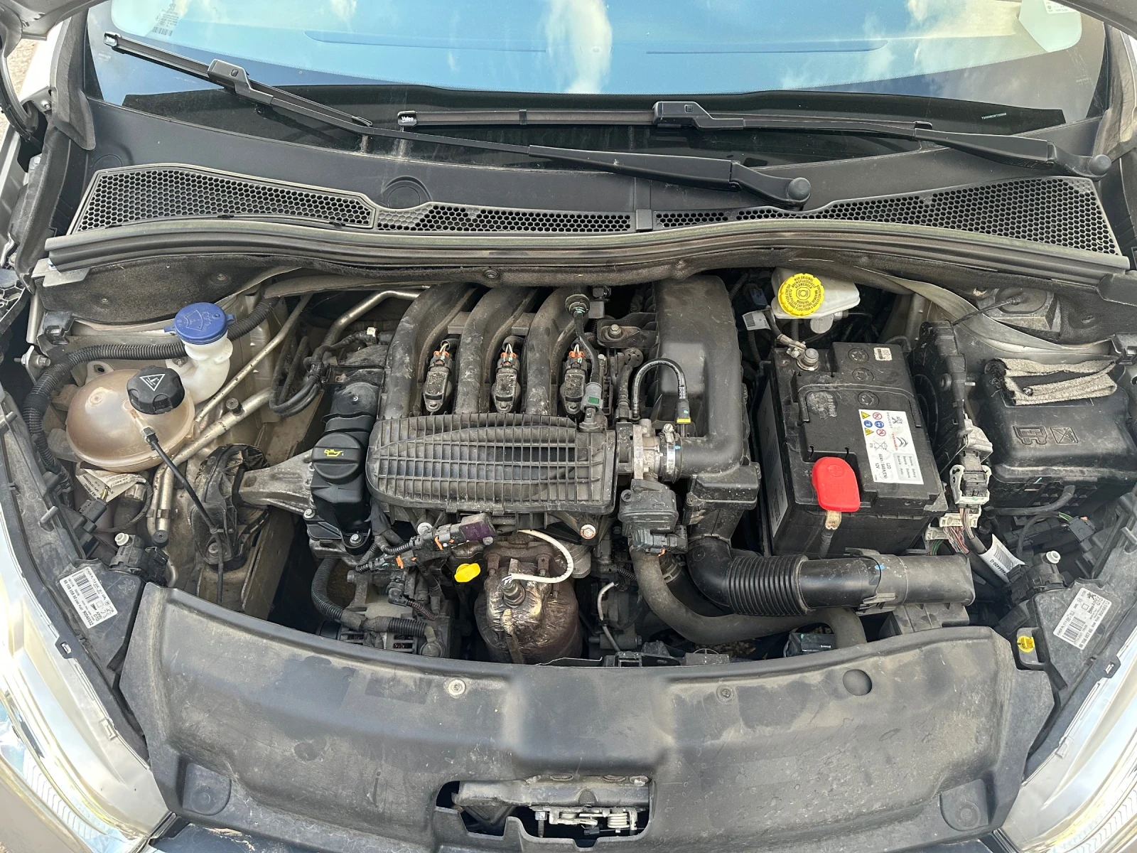 Peugeot 208, снимка 9 - Автомобили и джипове - 56060094
